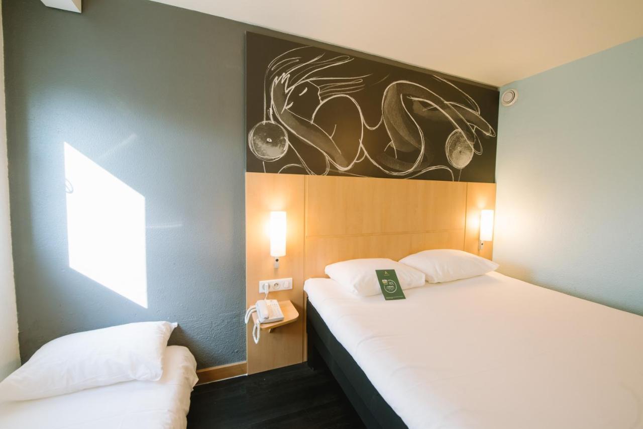 Отель Ibis Avignon Centre Gare Экстерьер фото